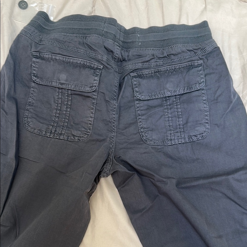 Sonoma Gray Capri Pants with Ultracomfort Waistband - Picture 4 of 5